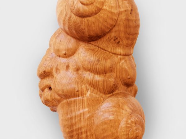 丹尼尔·杜瓦 & 格雷戈里·吉奎尔，带有蜗牛和人体部位的橡木浮雕，2026